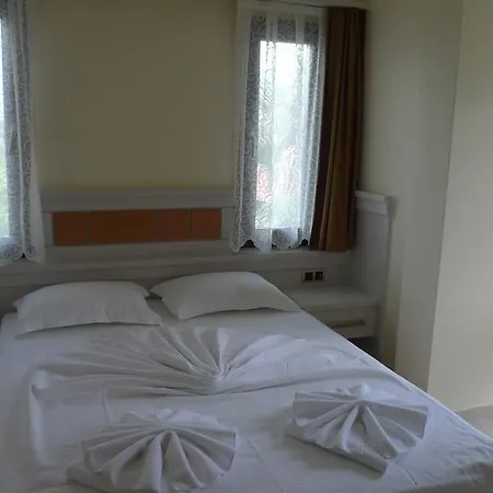 クラブ アッラ トゥルカ * ダルヤン